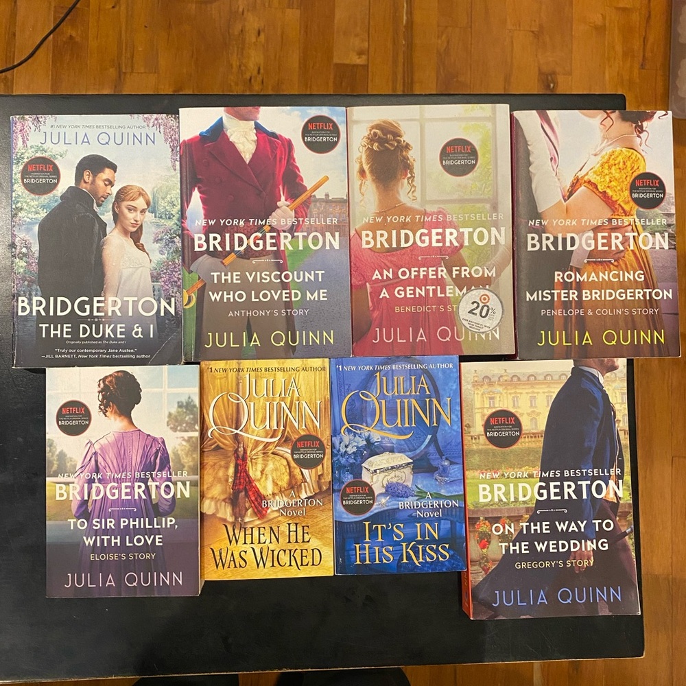 CLOSET CLOSING 4/28❗️ Bridgerton book collection